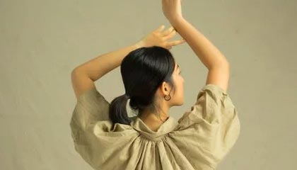 新疆轮台县原始胡杨林迎来最佳观赏期