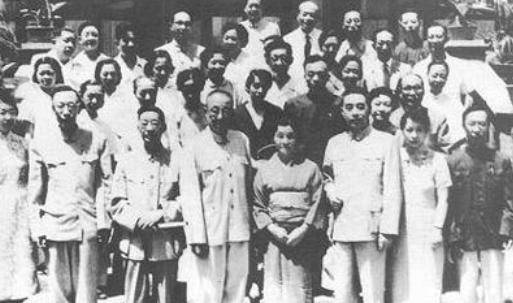 1964年，毛泽东得知载涛生活困难，致信章士钊：送上人民币2000元