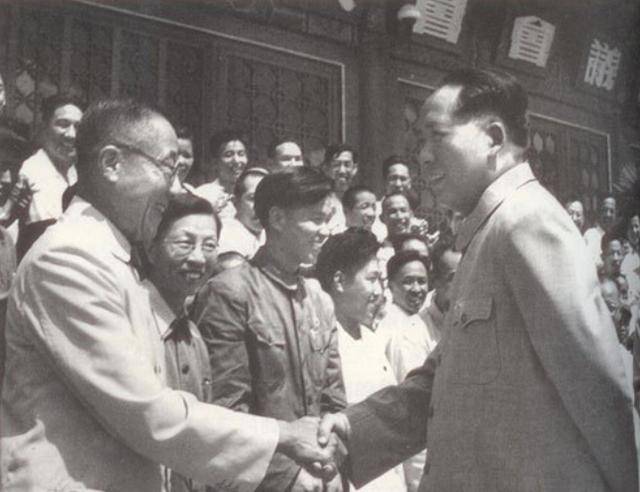 1964年，毛泽东得知载涛生活困难，致信章士钊：送上人民币2000元