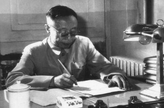 1964年，毛泽东得知载涛生活困难，致信章士钊：送上人民币2000元