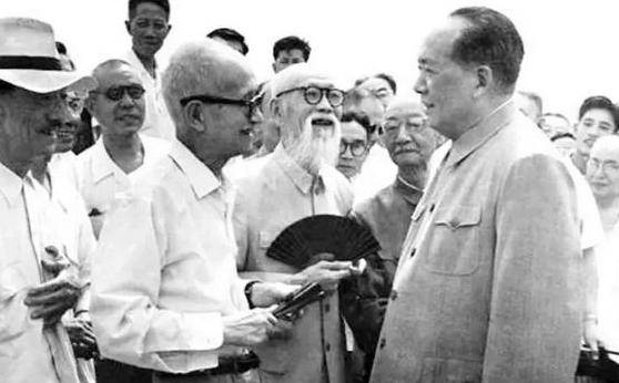 1964年，毛泽东得知载涛生活困难，致信章士钊：送上人民币2000元