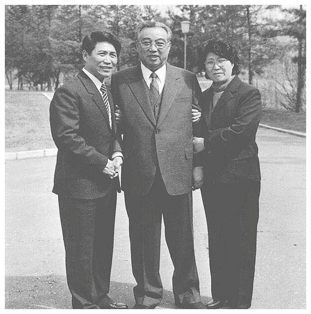 1985年金日成会见吉林兄妹，送一皮箱人民币：以后我就是你们父亲