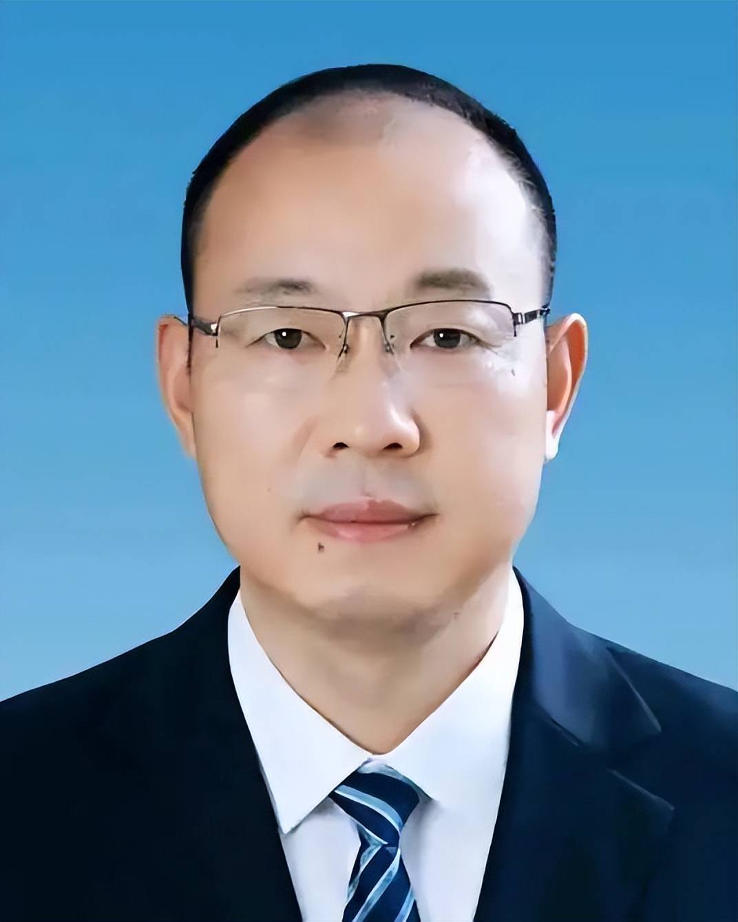 4位厅干履新，杨承新任昆明市代市长